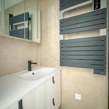 Flexliving - Whole Flat - Beauregard Apartman *